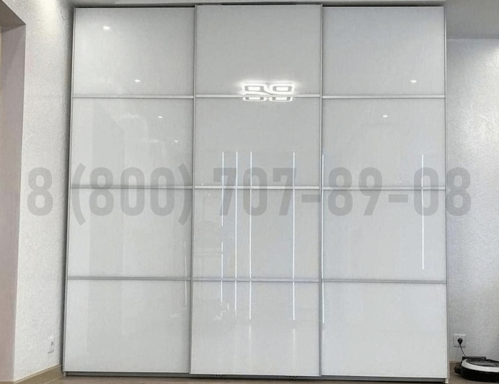 Шкаф со стеклом в Андреевке
